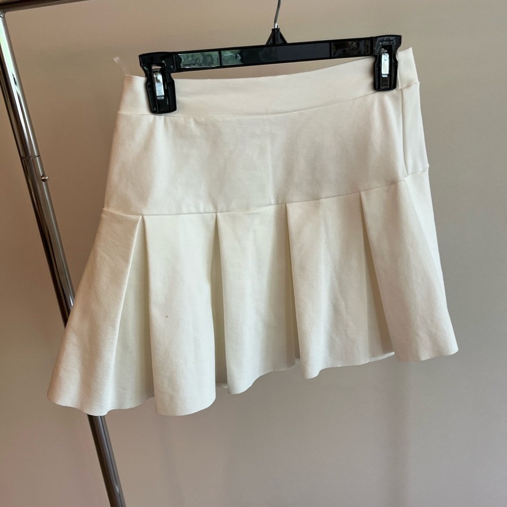 White cheer style mini skirt
